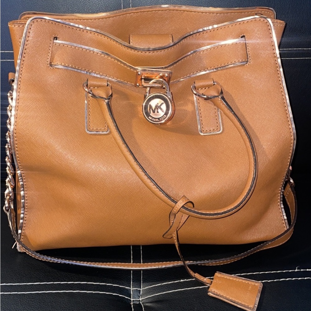 Nice Michael Kor's purse!!